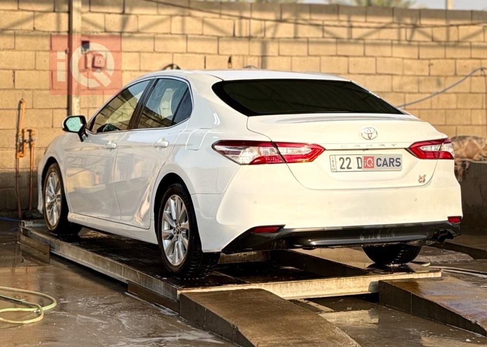 تۆیۆتا کامری